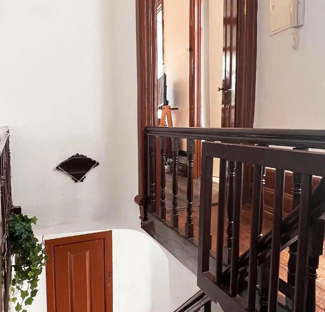 Typical Coimbra Home At Se Velha Square Apartment